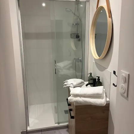Apartment T2 Renove Au Calme *