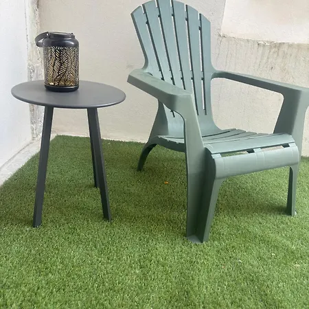 Apartment T2 Renove Au Calme *